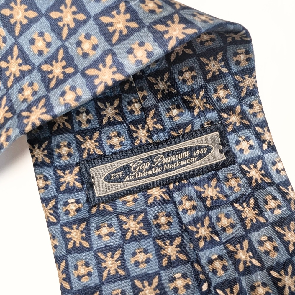 Vintage Gap Men's Blue and Star Pattern Neck-tie